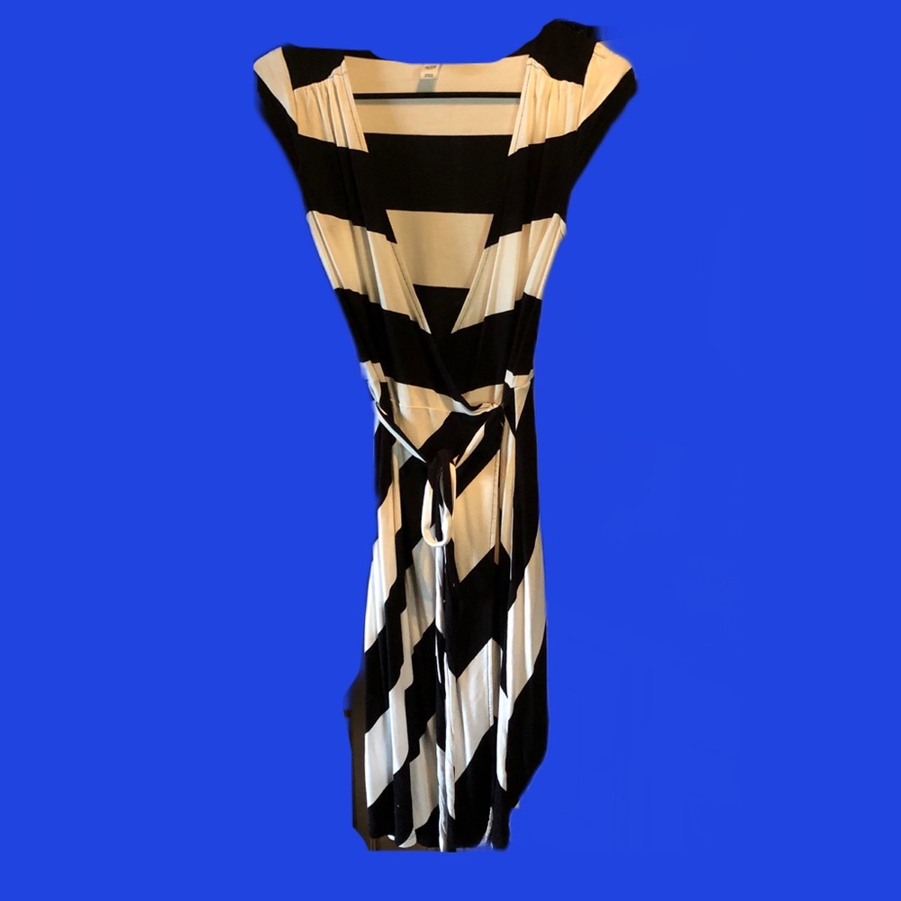 Old Navy Black and White Coverup XS